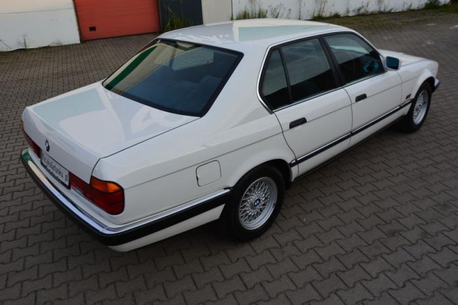  BMW 740i (E32) 1992 года  (UK) (фото 135 из 170)